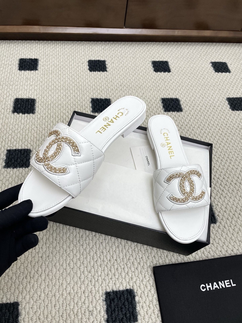Ch**el slippers